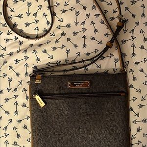 MICHAEL KORS CROSSBODY BAG BRAND NEW
